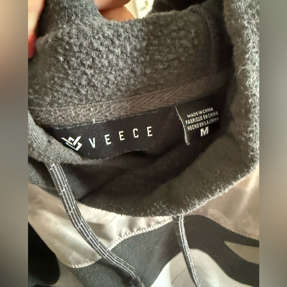 Men's Veece by Buckle Hoodie size M - Picture 4 of 6